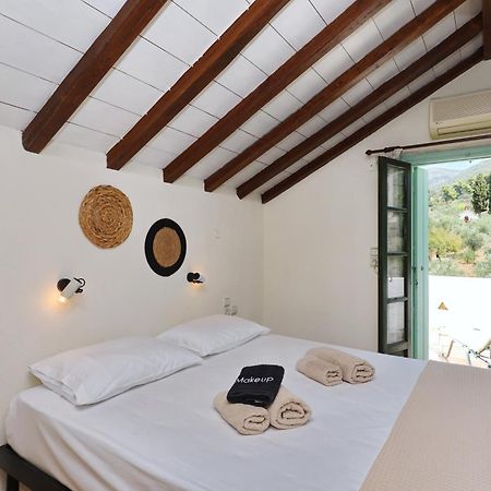 Skopelos Evergreen Apartments สตาฟิลอส ภายนอก รูปภาพ
