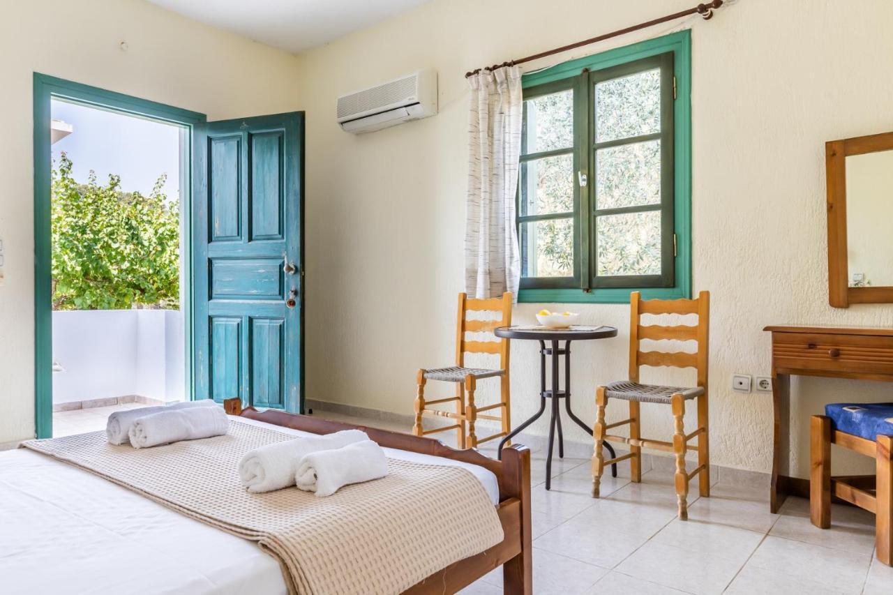 Skopelos Evergreen Apartments สตาฟิลอส ภายนอก รูปภาพ