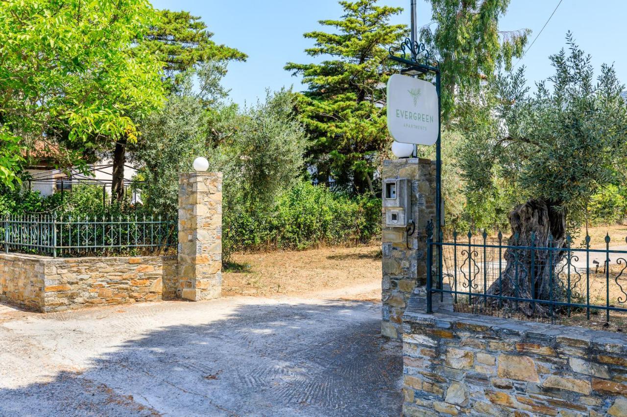 Skopelos Evergreen Apartments สตาฟิลอส ภายนอก รูปภาพ