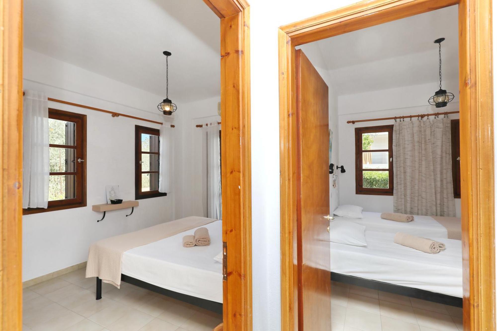 Skopelos Evergreen Apartments สตาฟิลอส ภายนอก รูปภาพ